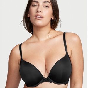 Victoria’s Secret Dream Angels Push Up bra 34DD. EUC. Black w some lace detail